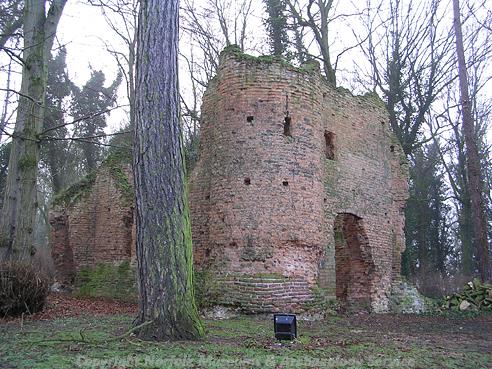 photograph of Drayton Lodge, a ruined medieval house.