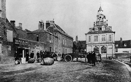 Photograph of The Customs House, King's Lynn. From Picture Norfolk. 